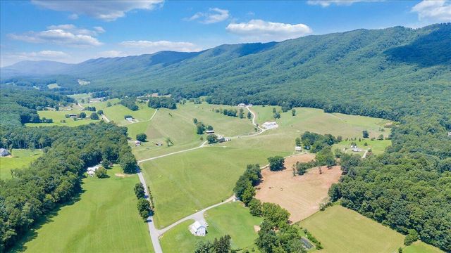 4148 Little Catawba Creek RD, Troutville, VA 24175