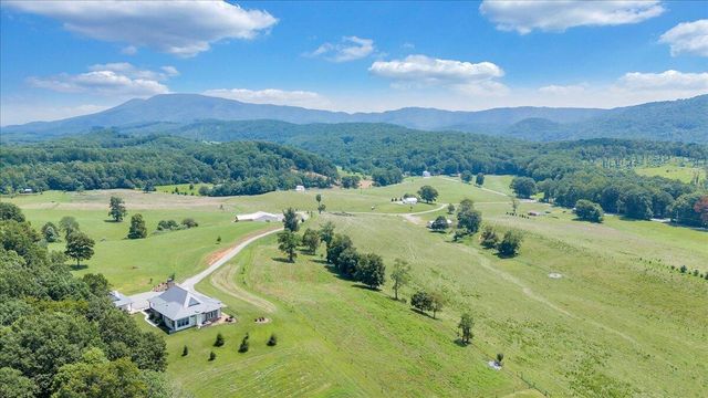 4148 Little Catawba Creek RD, Troutville, VA 24175