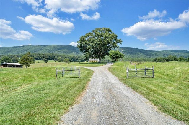 4148 Little Catawba Creek RD, Troutville, VA 24175