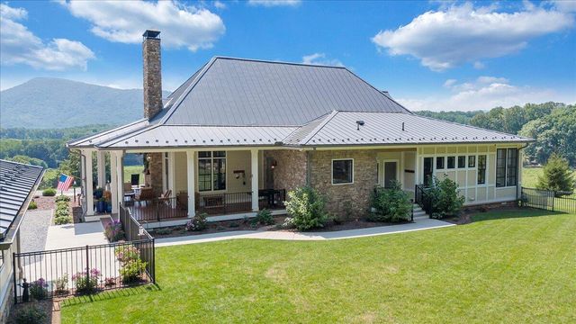 4148 Little Catawba Creek RD, Troutville, VA 24175