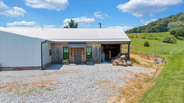 4148 Little Catawba Creek RD, Troutville, VA 24175