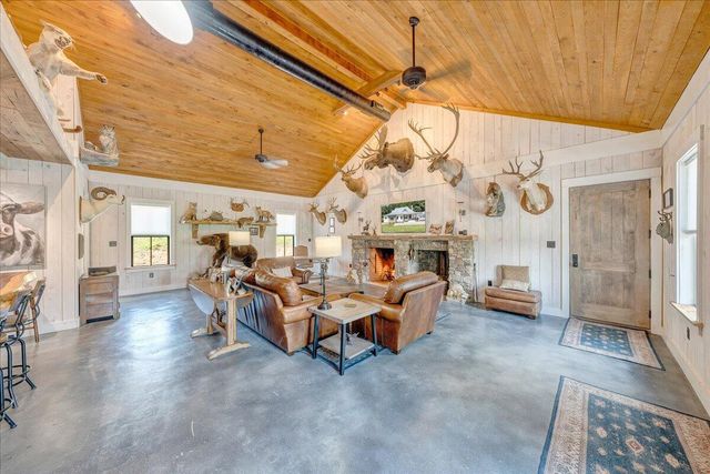 4148 Little Catawba Creek RD, Troutville, VA 24175