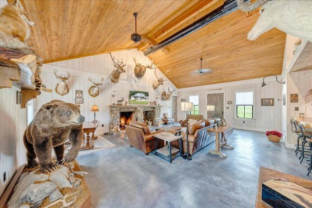 4148 Little Catawba Creek RD, Troutville, VA 24175