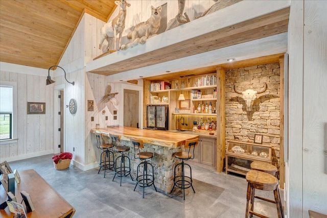 4148 Little Catawba Creek RD, Troutville, VA 24175