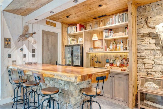 4148 Little Catawba Creek RD, Troutville, VA 24175