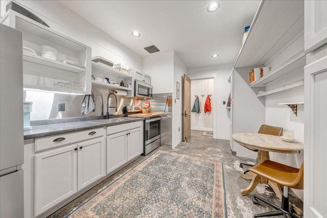 4148 Little Catawba Creek RD, Troutville, VA 24175