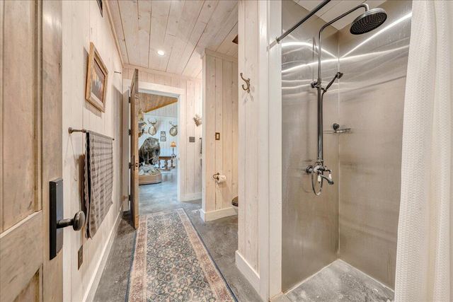 4148 Little Catawba Creek RD, Troutville, VA 24175