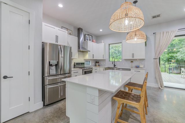 5520 Woodrow Ave 2, Austin, TX 78756