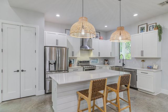 5520 Woodrow Ave 2, Austin, TX 78756