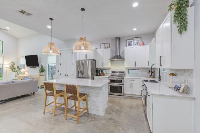 5520 Woodrow Ave 2, Austin, TX 78756
