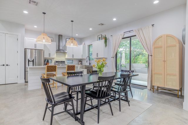 5520 Woodrow Ave 2, Austin, TX 78756