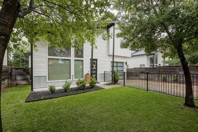 5520 Woodrow Ave 2, Austin, TX 78756