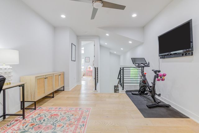 5520 Woodrow Ave 2, Austin, TX 78756