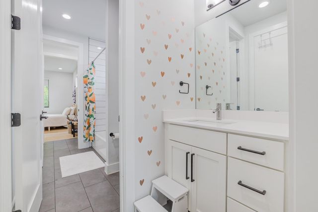 5520 Woodrow Ave 2, Austin, TX 78756