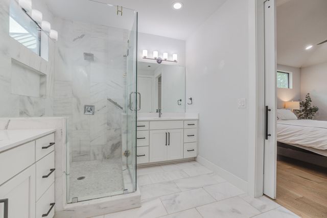 5520 Woodrow Ave 2, Austin, TX 78756