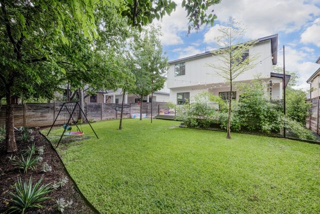 5520 Woodrow Ave 2, Austin, TX 78756