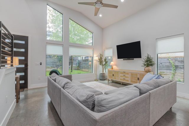 5520 Woodrow Ave 2, Austin, TX 78756