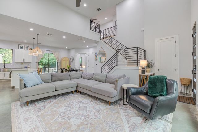 5520 Woodrow Ave 2, Austin, TX 78756