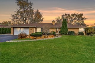 17 N Wildwood Drive, Prospect Heights, IL 60070