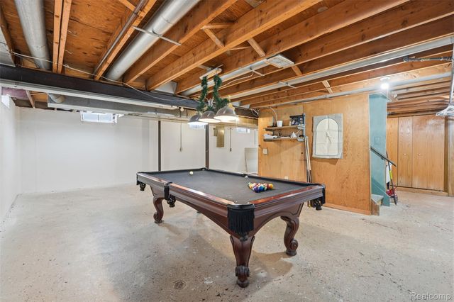 39563 Cadborough Drive, Clinton Charter Township, MI 48038