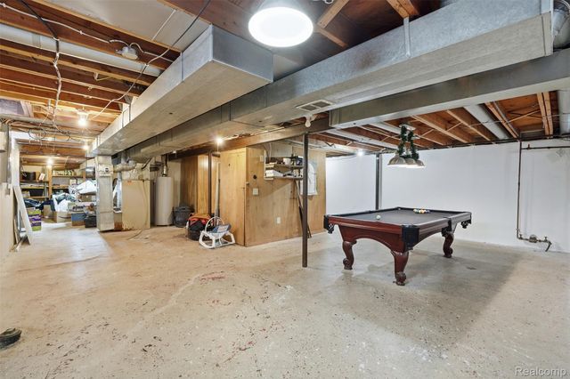 39563 Cadborough Drive, Clinton Charter Township, MI 48038