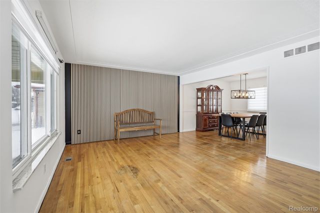 39563 Cadborough Drive, Clinton Charter Township, MI 48038