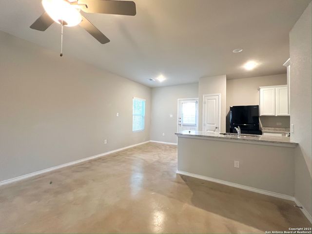 7926 Dial Ike Dr Unit 301, San Antonio, TX 78218