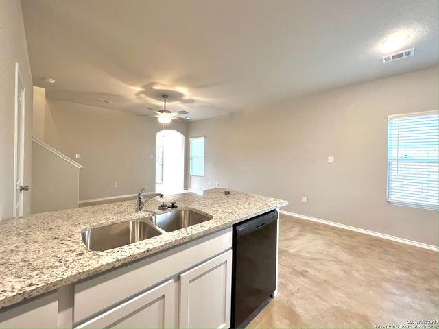 7926 Dial Ike Dr Unit 301, San Antonio, TX 78218