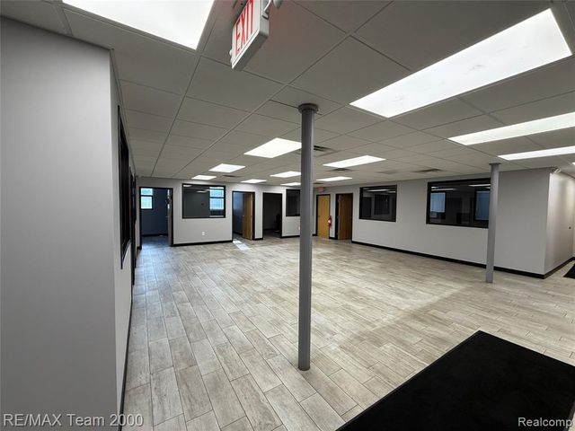 28975 Grand River Avenue, Farmington Hills, MI 48336