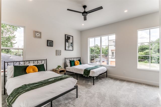 911 Muncie Avenue, Dallas, TX 75212