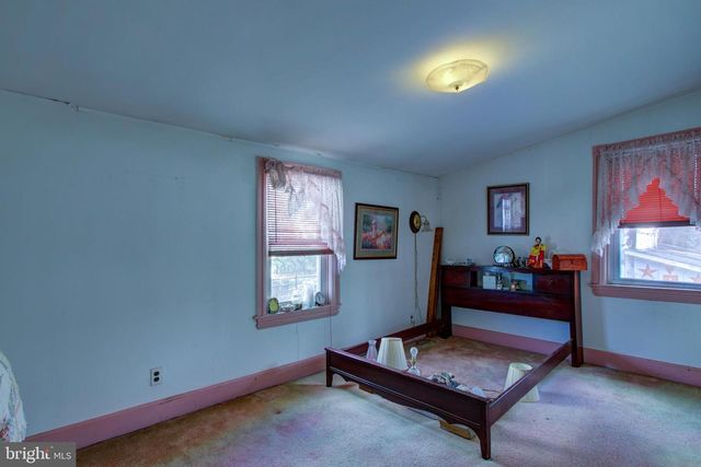 193 COCHRAN ST, Cochranville, PA 19330