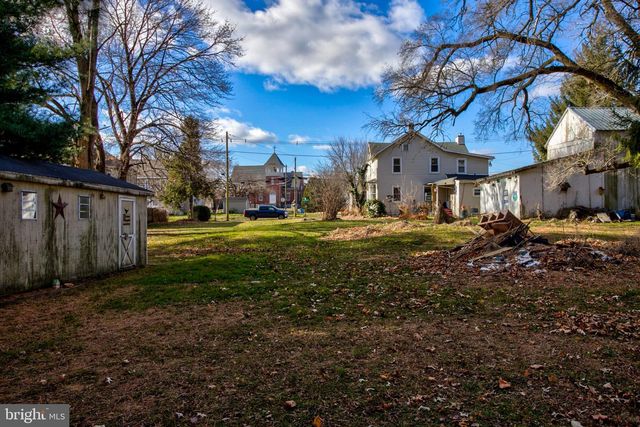 193 COCHRAN ST, Cochranville, PA 19330