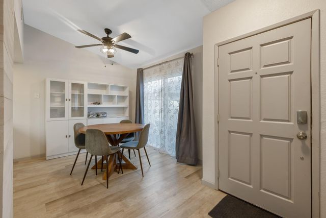 1047 S Pinkham Street, Visalia, CA 93292