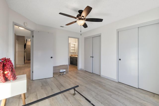 1047 S Pinkham Street, Visalia, CA 93292