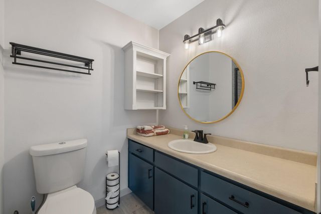 1047 S Pinkham Street, Visalia, CA 93292