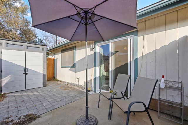 1047 S Pinkham Street, Visalia, CA 93292