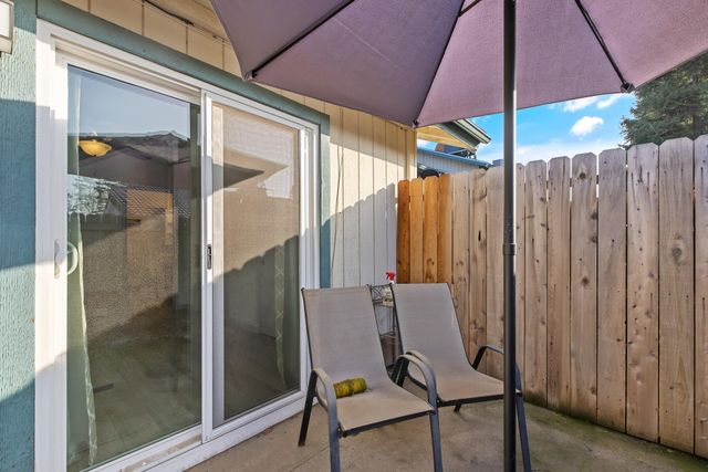 1047 S Pinkham Street, Visalia, CA 93292