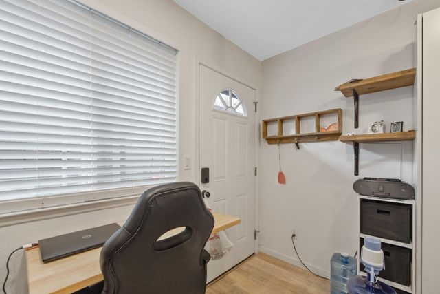 1047 S Pinkham Street, Visalia, CA 93292