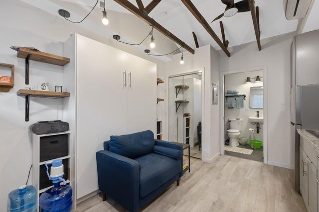 1047 S Pinkham Street, Visalia, CA 93292