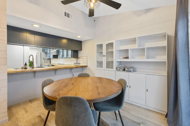 1047 S Pinkham Street, Visalia, CA 93292