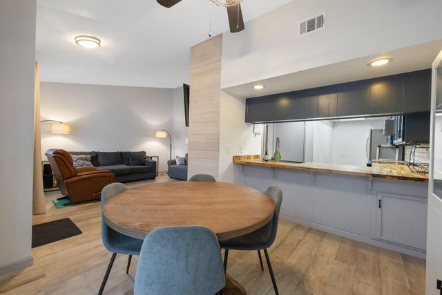 1047 S Pinkham Street, Visalia, CA 93292