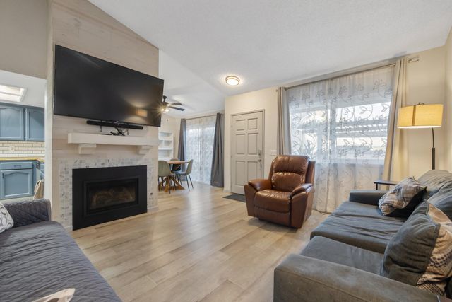 1047 S Pinkham Street, Visalia, CA 93292