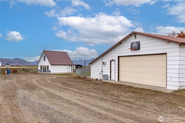 44 Nickles Road, Okanogan, WA 98840