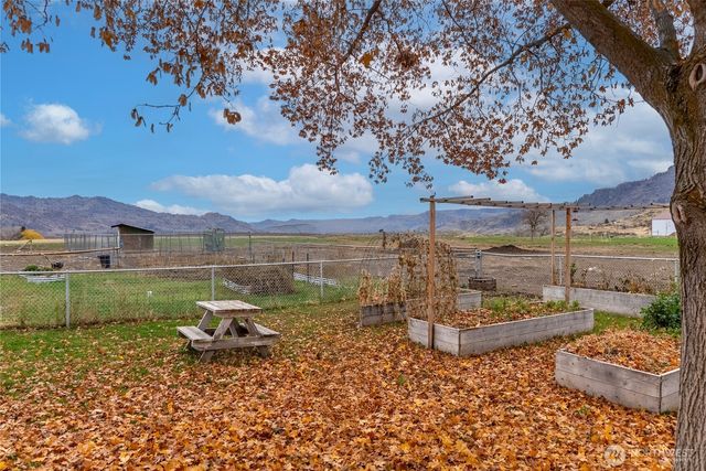 44 Nickles Road, Okanogan, WA 98840