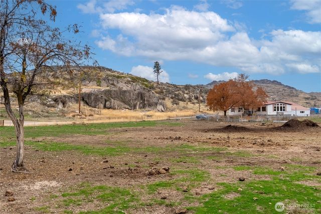 44 Nickles Road, Okanogan, WA 98840