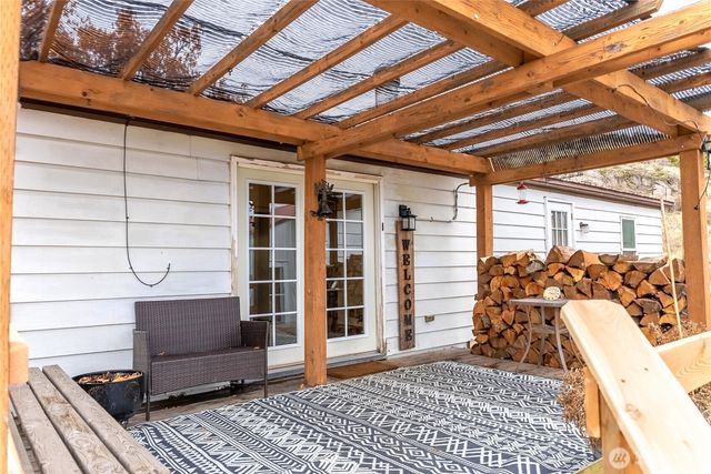 44 Nickles Road, Okanogan, WA 98840