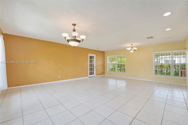 6895 SW 16th St, Miami, FL 33155