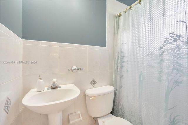 6895 SW 16th St, Miami, FL 33155