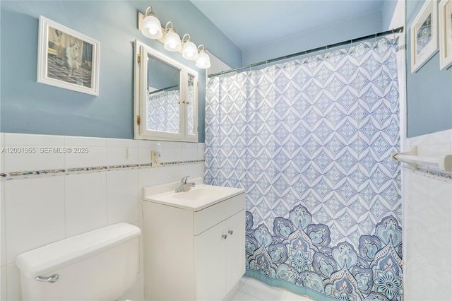 6895 SW 16th St, Miami, FL 33155