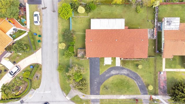 6895 SW 16th St, Miami, FL 33155